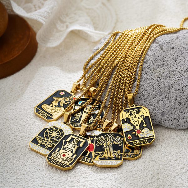 Collier Choker Cartes Tarot | Pendentifs Soleil, Lune, Étoile & Monde | Chaîne Plaqué Or 18K – Image 2