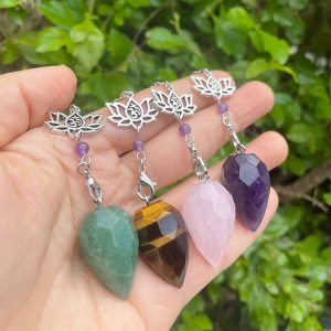Pendule Divinatoire en Pierre Naturelle (Cristal de Roche, Œil de Tigre, Obsidienne Noire, Améthyste, etc.)
