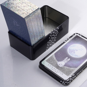 Lunalapin Rabbit Tarot – Boîte métal (jeu inclus)