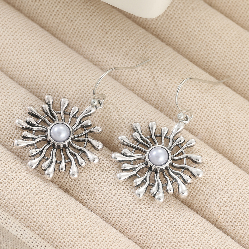 Boucles d'oreilles pendantes YoYo - Perles imitation & Plaquage Blanc K - Bijou vintage tendance – Image 5